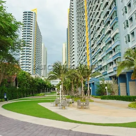 Lumpini Parkbeach Pattaya Pool View Jomtien Beach Extérieur photo
